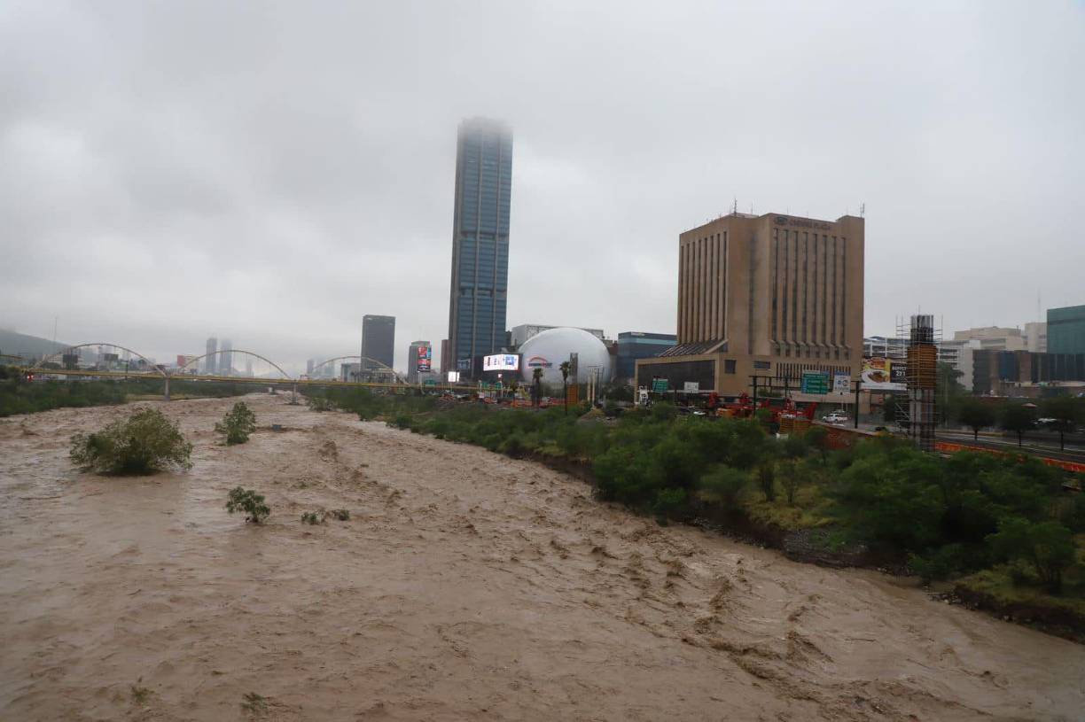 El gobierno local ha recomendado a la población no beber agua del grifo debido a la alta contaminación. 
