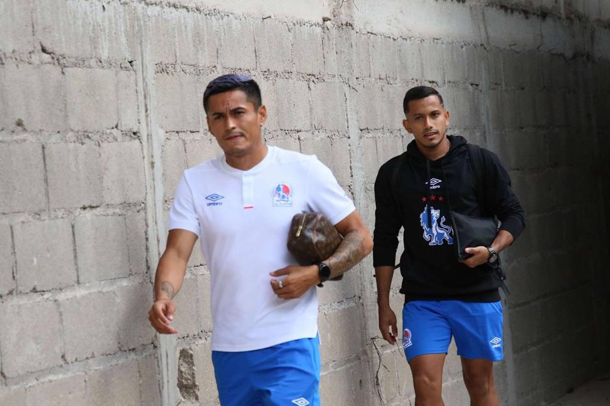 Andy Nájar se recuperó de la lesión que lo apartó de la Selección de Honduras para los duelos de la Nations League de la Concacaf. El lateral derecho blanco llegó con el pelo pintado de color morado.