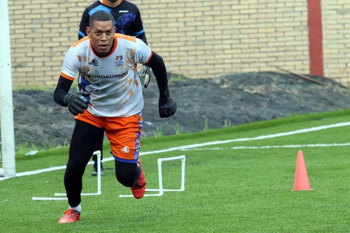 “Jugar en Liga Mayor no te hace menos que nadie, disfruta tu momento”, fueron las lindas palabras del portero Denovan Torres para Francisco Martínez.