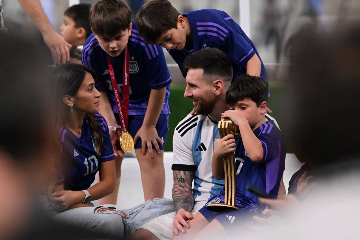 Messi disfrutó con Antonela y sus hijos la obtención de la Copa del Mundo.