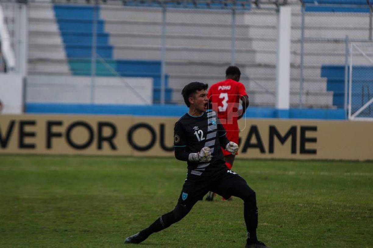 En la tanda de penales Guatemala se impuso 4-3. Los canadienses fallaron dos lanzamientos y los chapines solo uno.