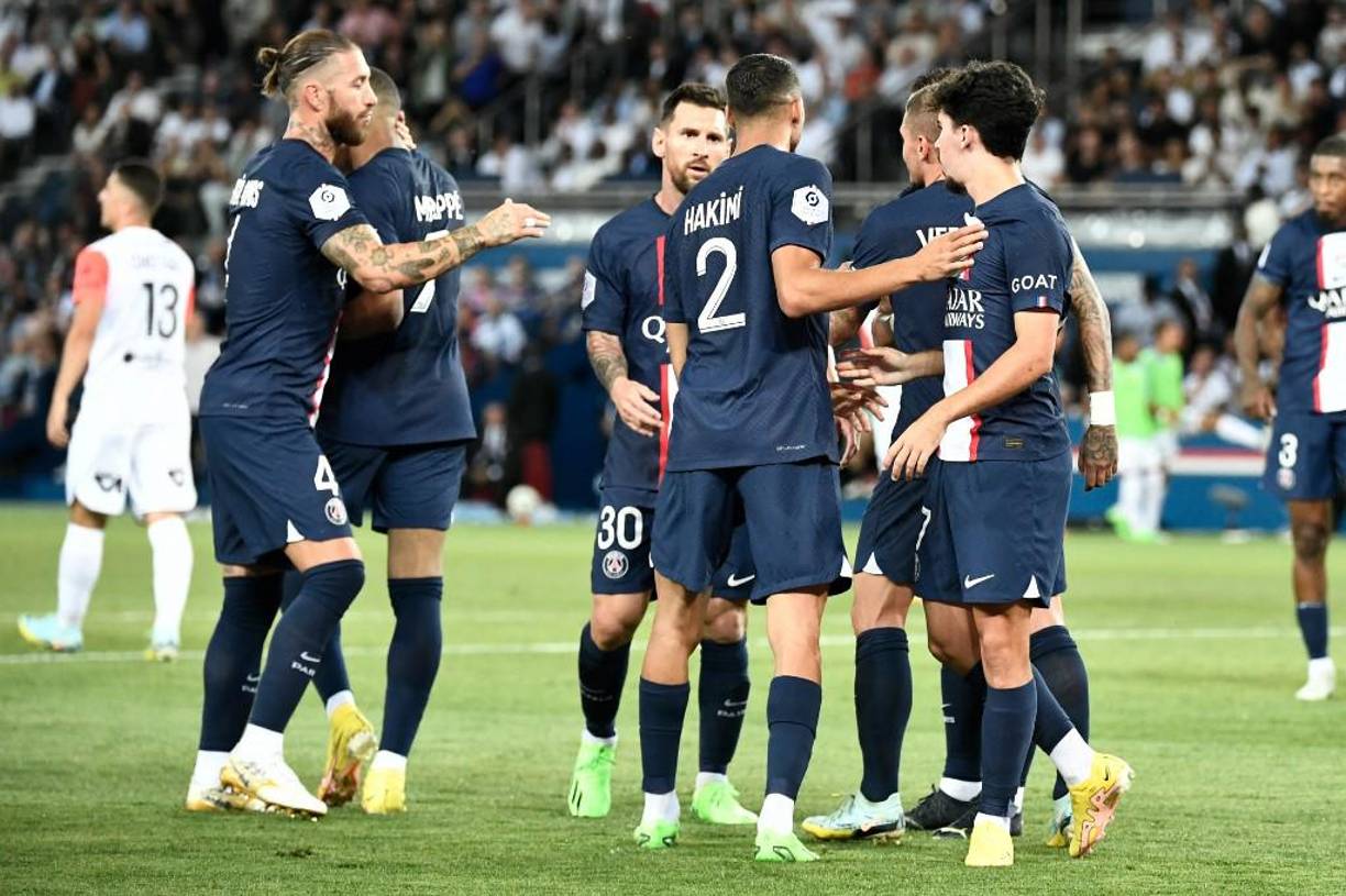 Falta menos de un mes para el cierre del mercado de transferencias (1 de septiembre) y en el Paris Saint Germain buscan depurar un vestuario donde muchos jugadores no serán tomados en cuenta. El diario ‘LeParisien’ ha definido a esta lista de descartes del PSG como “los indeseables”.