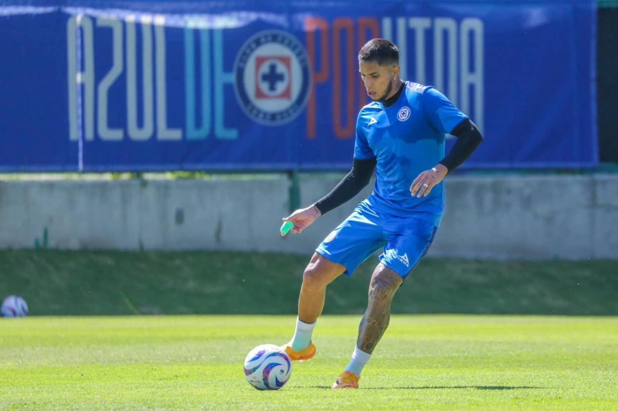 El jugador de 30 años, conocido por su participación con la Selección Nacional en el Mundial de Rusia 2018, está interesado en abandonar México por lo que buscaría unirse a una liga en el extranjero con el objetivo de alejarse de la inseguridad que se vive en el país.