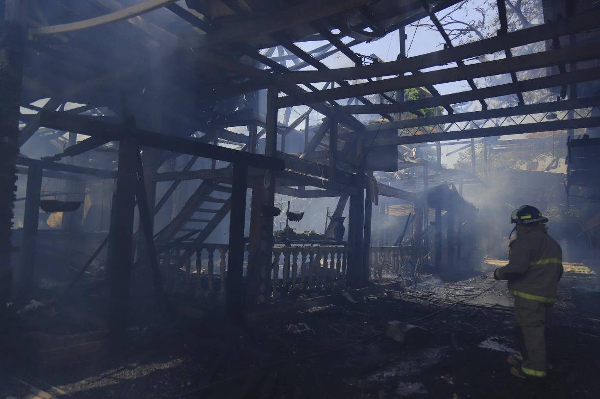 Dramático: llanto por el incendio de restaurante en San Pedro Sula