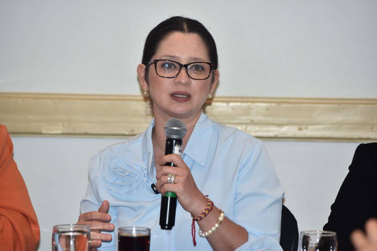 “Entendemos que la altura moral no es para cualquiera”, finalizó diciendo la legisladora oficialista en respuesta a su compañero de bancada. 