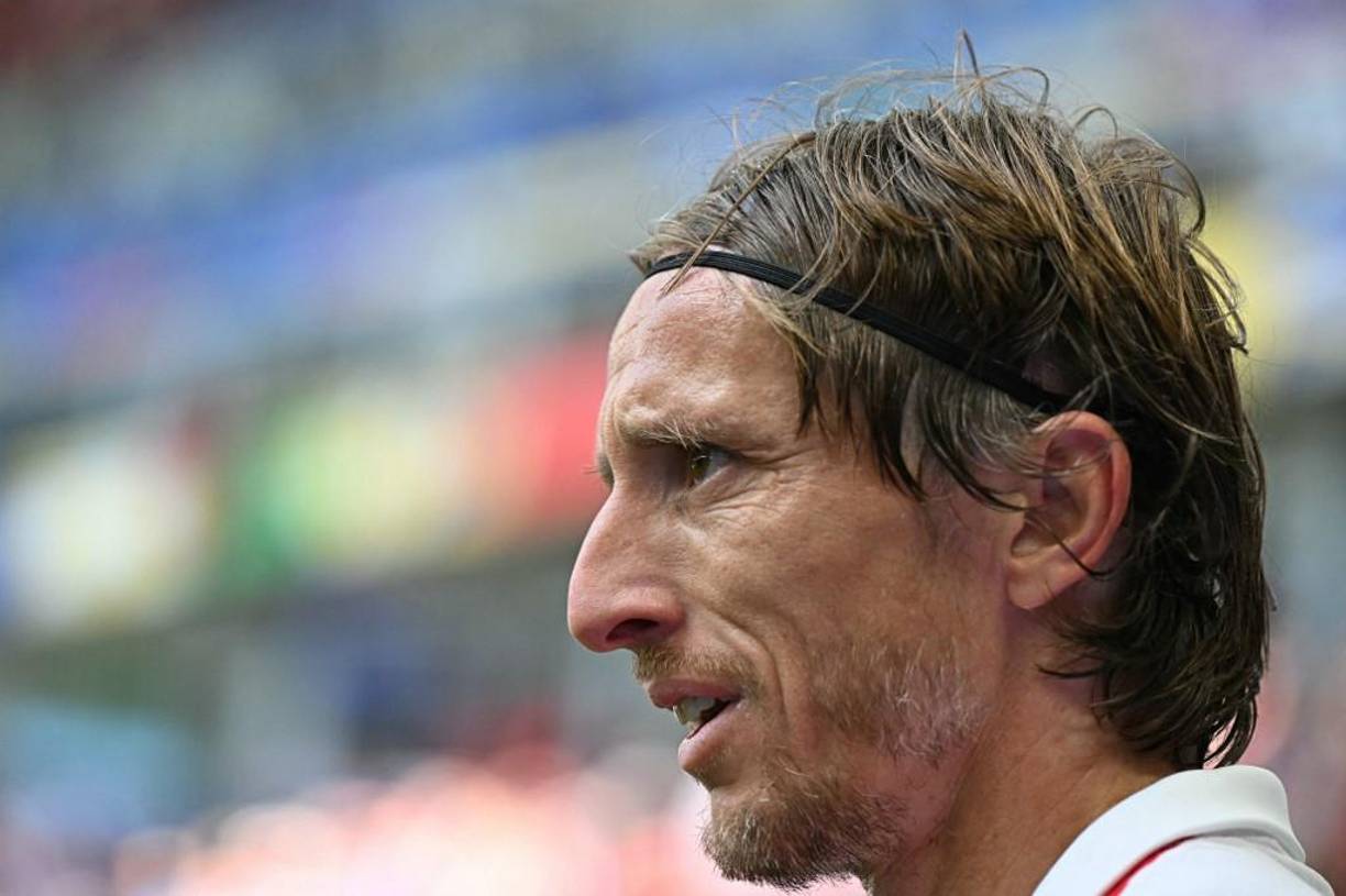 Luka Modric no pudo ocultar su decepción e inclusive se le vio molesto con algunos de sus compañeros de la selección de Croacia.