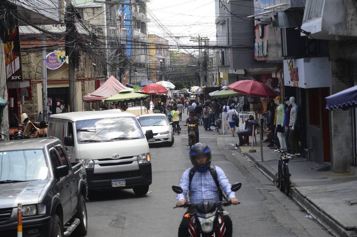 Las imágenes del caos y el desorden en el centro de San Pedro Sula