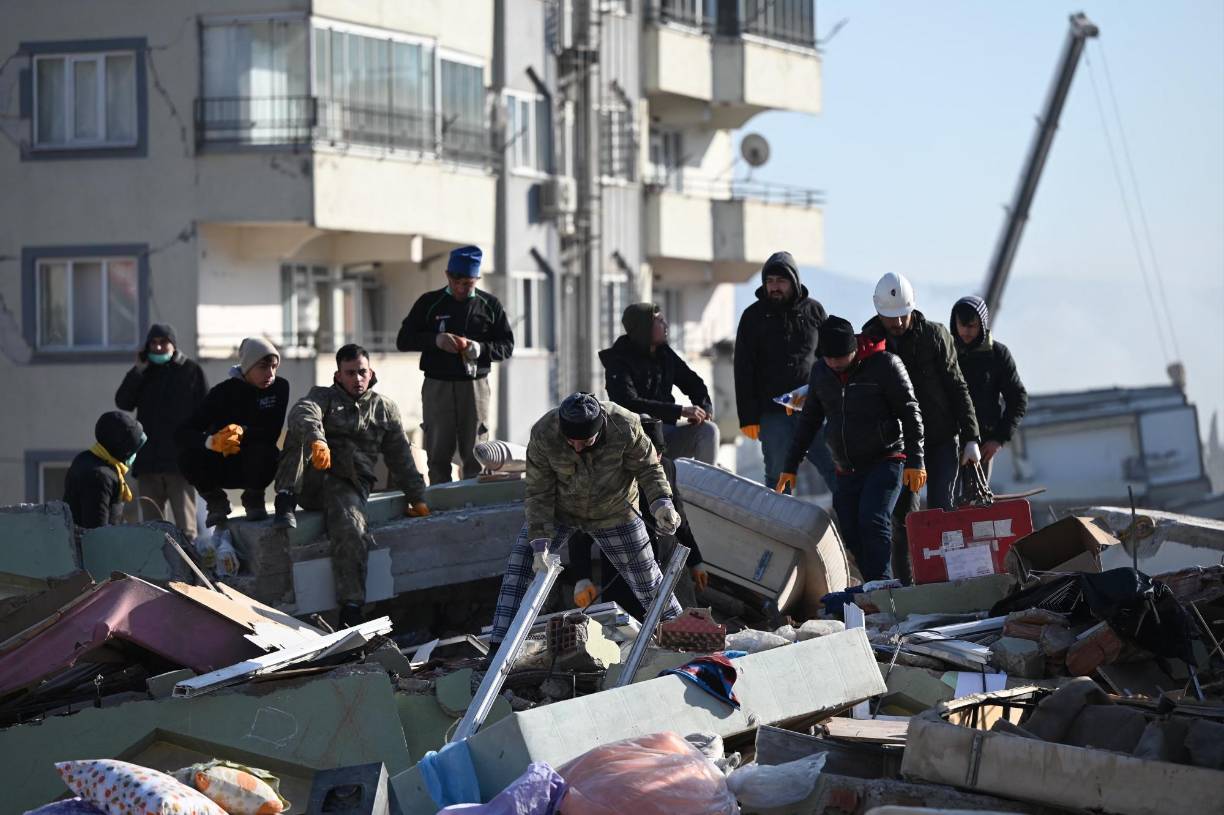 En una región de recurrente actividad sísmica, el terremoto del lunes es el más fuerte en <b>Turquía</b> desde 1939, cuando una sacudida mató a 33.000 personas en la provincia oriental de Erzincan.