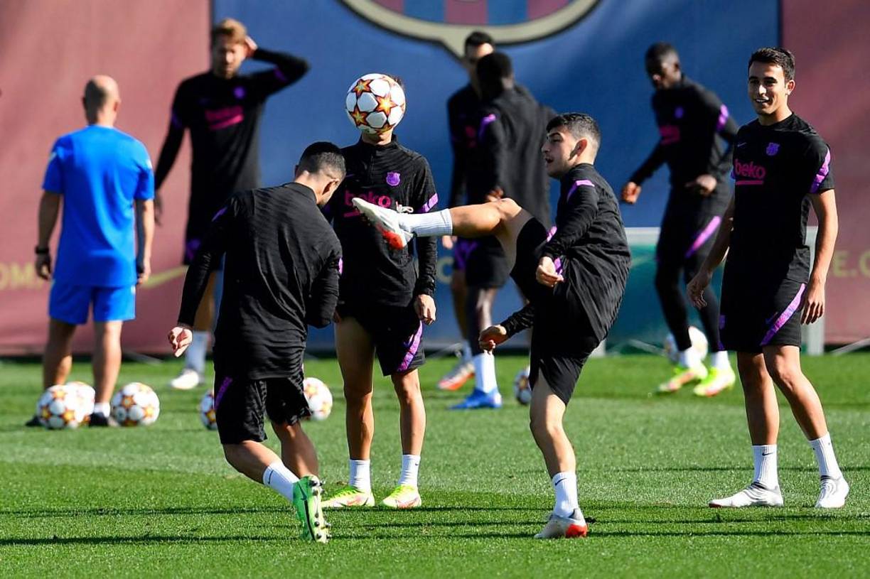Si un jugador llega tarde a un entrenamiento pagaría la sanción más leve, 100 euros, a la segunda sanción, sería 200, pero si repite una tercera, se elevaría a 400, y así . 