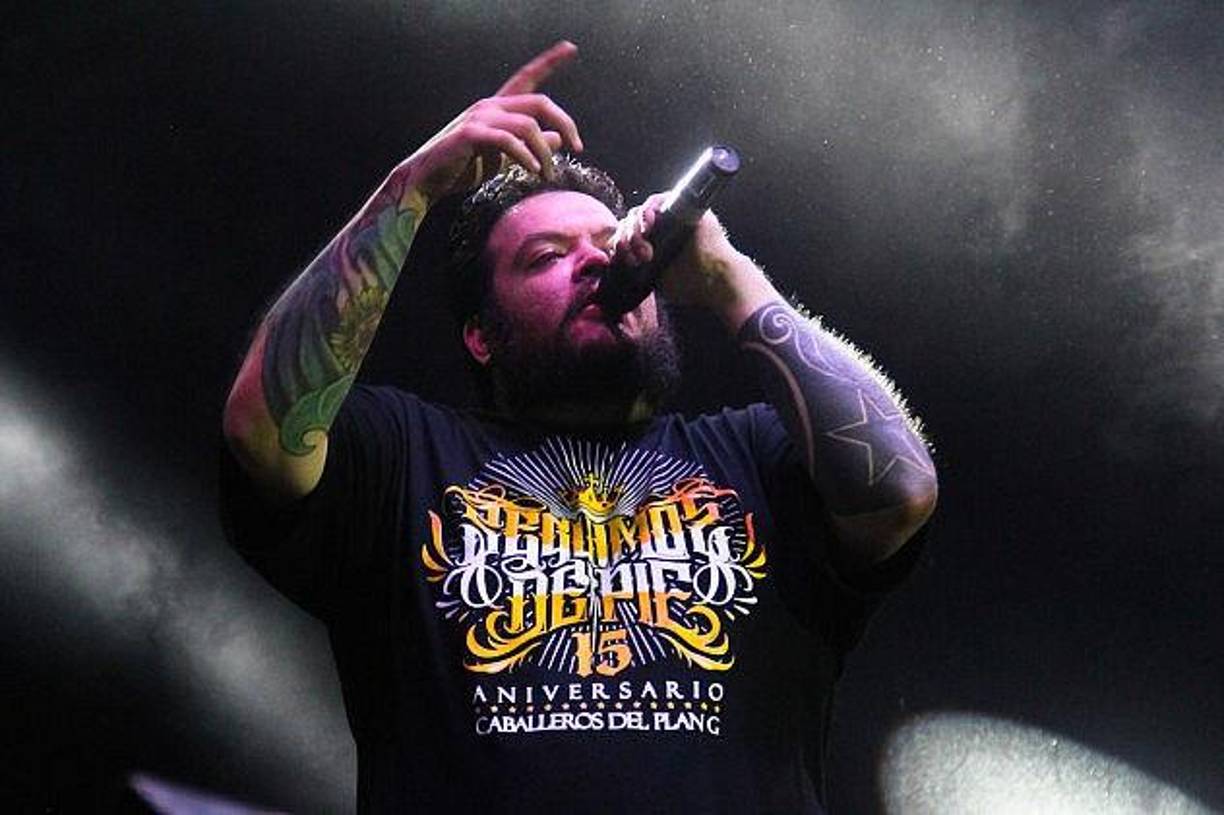 9: Pato Machete. Raúl Chapa Elizalde, más conocido como Pato Machete, es un rapero, cantante y compositor mexicano, conocido por ser ex miembro del grupo de hip hop mexicano Control Machete.