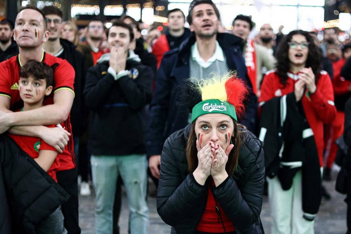 Los aficionados belgas no dan crédito a la derrota de su selección contra Marruecos.