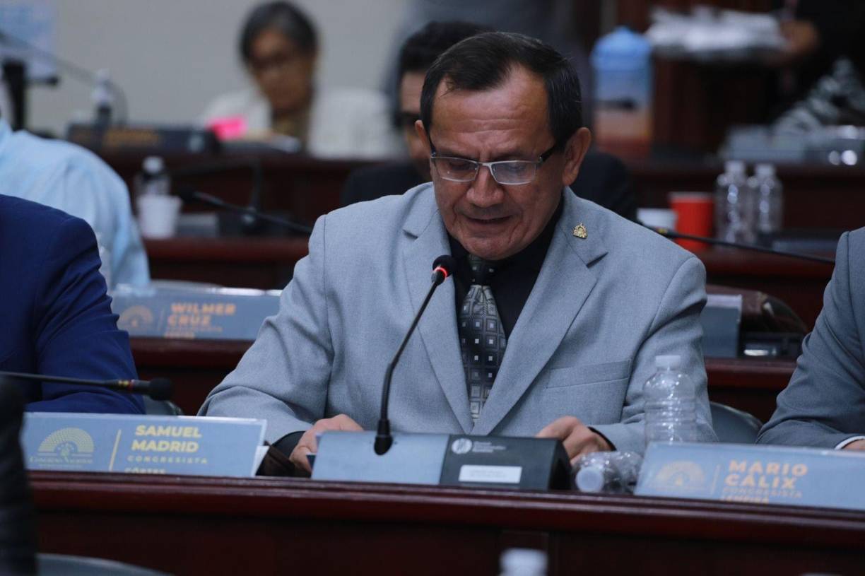 Madrid dijo sobre el hecho: “La oración del justo vale mucho tiene poder y siento que hay muchísimos guerreros mucha gente que nos estima y Dios nunca me ha desamparado, gracias a mi presidenta Xiomara,a nuestro presidente del congreso Luis Redondo, a nuestro coordinador nacional del partido el presidente Zelaya , a mis compañeros Diputados a mi hija Melissa a mi familia a toda la militancia de libre y de casa del pueblo a todos mis amigos les informo que Dios está haciendo un enorme milagro con mi guerrera y resistente Samantha Dios le volvió a dar soplo de vida ,mi hija Dios me la está recuperando y me la devolverá intacta con todas sus facultades . Estoy súper agradecido con Dios aunque falta aún lo material los gastos Dios proveerá. Si tenemos un Dios todopoderoso”.