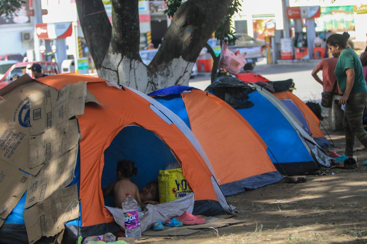 Según cifras del INM, un total de 295,748 personas han sido eximidas de la multa migratoria oficialmente hasta julio de 2023. Sin embargo, la investigación de este rotativo indica que los cobros ilegales siguen bajo la mesa.