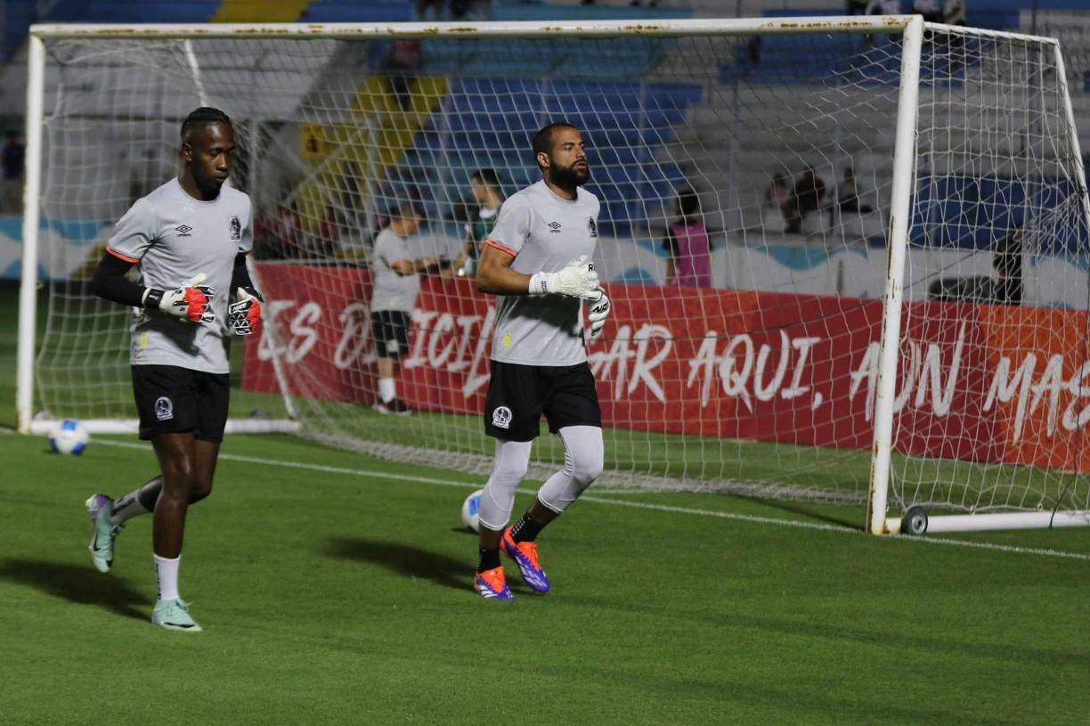 El Estadio Nacional Chelato Uclés se vistió de gala para recibir al actual campeón de Honduras en su estreno en el torneo de Concacaf.