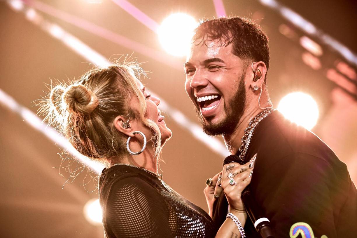 Luego de la ruptura en 2021 de Karol G y Anuel AA, parece que el cantante ya encontró un nuevo amor.