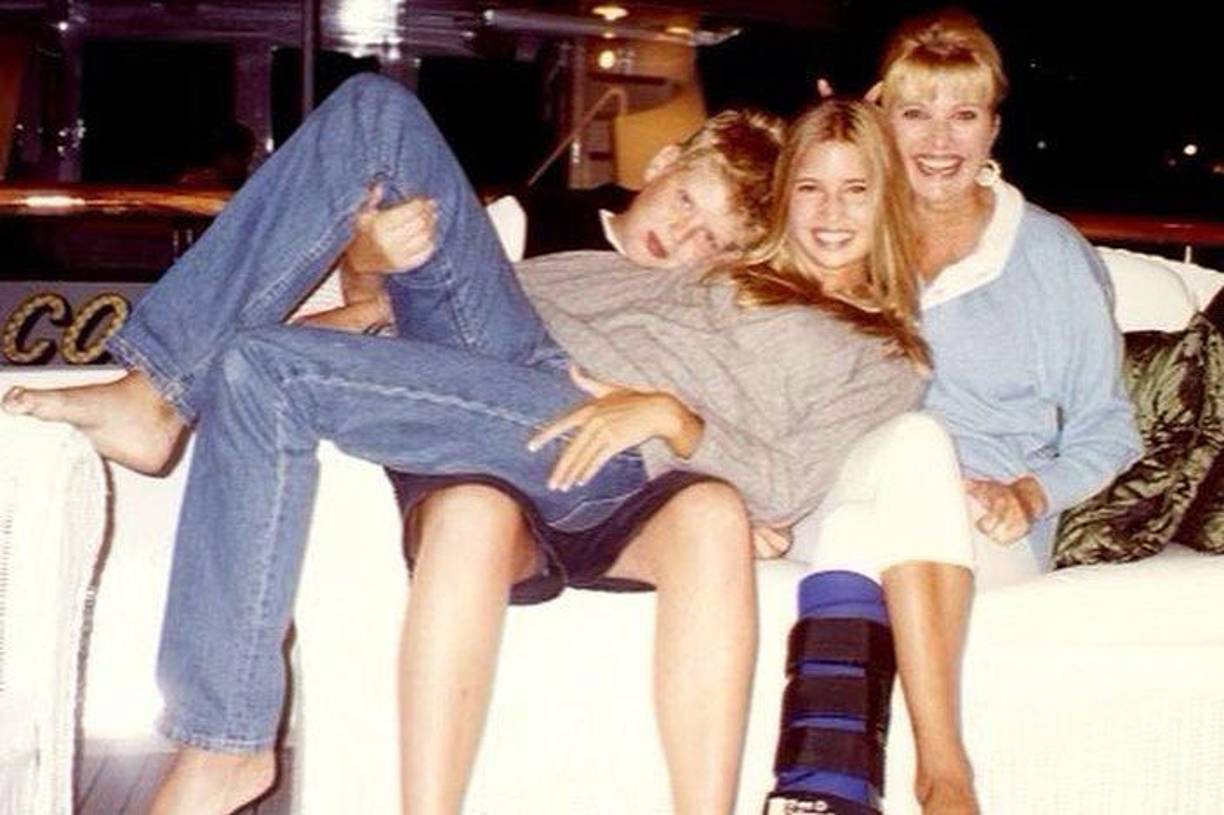 La pareja era muy seguida por los tabloides pero en 1992 anunciaron su divorcio en medio de un gran escrutinio mediático tras la aventura de Trump con la actriz Marla Maples.