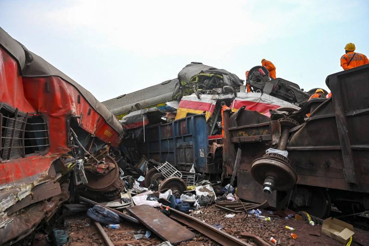 Por su parte, un alto funcionario del gobierno del estado de <b>Odisha</b>, Pradeep Jena, confirmó que “unos 850 heridos fueron enviados a hospitales” tras el suceso, ocurrido a unos 200 kilómetros de la capital del estado, Bhubaneswar.