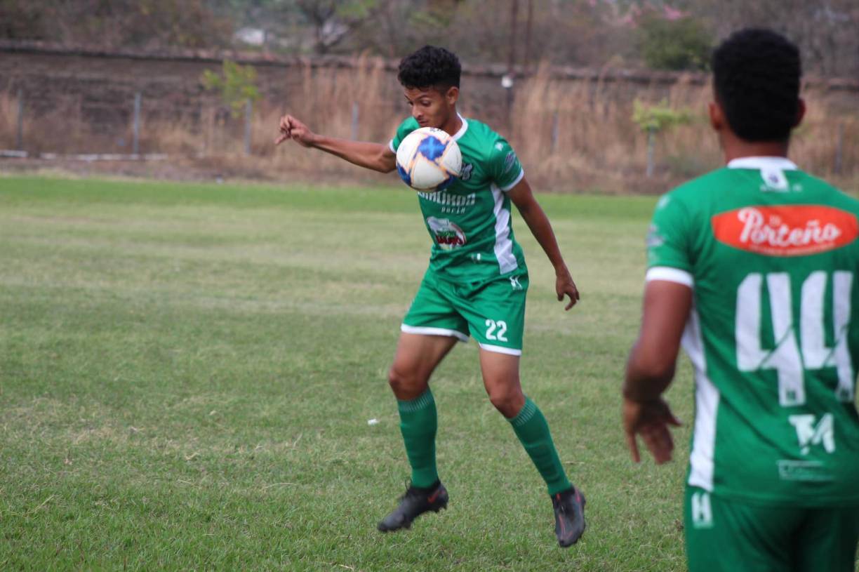 Roger Iscoa: El centrocampista formó parte del Platense en este Clausura 2022 y todo indica que volverá a las filas del Marathón, club dueño de su ficha.