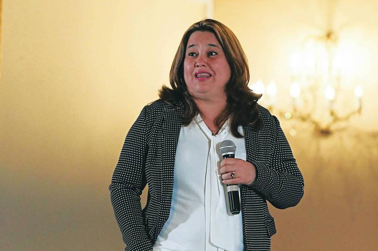 En lugar de asumir sus desaciertos, ella responsabiliza a la Policía del hecho y se enfrascó en un enfrentamiento con el ministro de Seguridad.