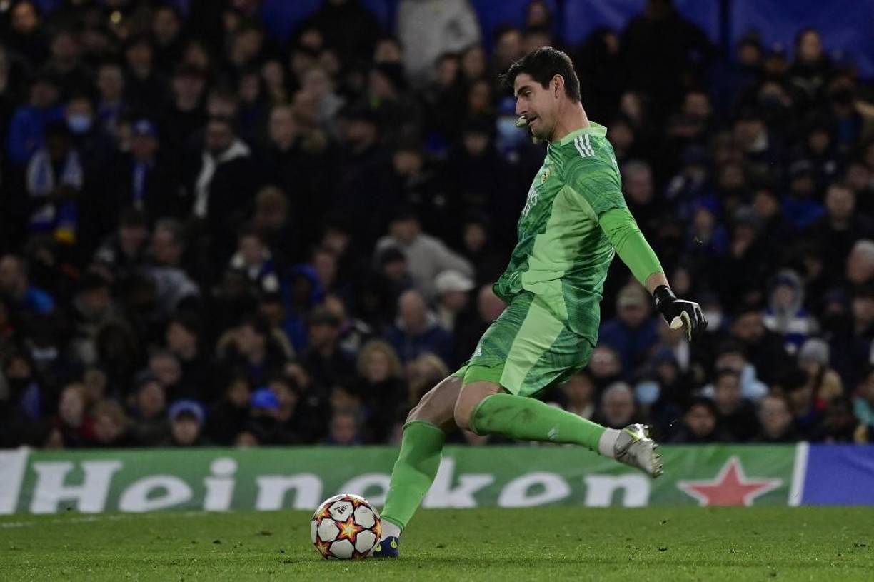 Thibaut Courtois: Es el portero titular del Real Madrid y estará bajo los tres palos ante Manchester City.