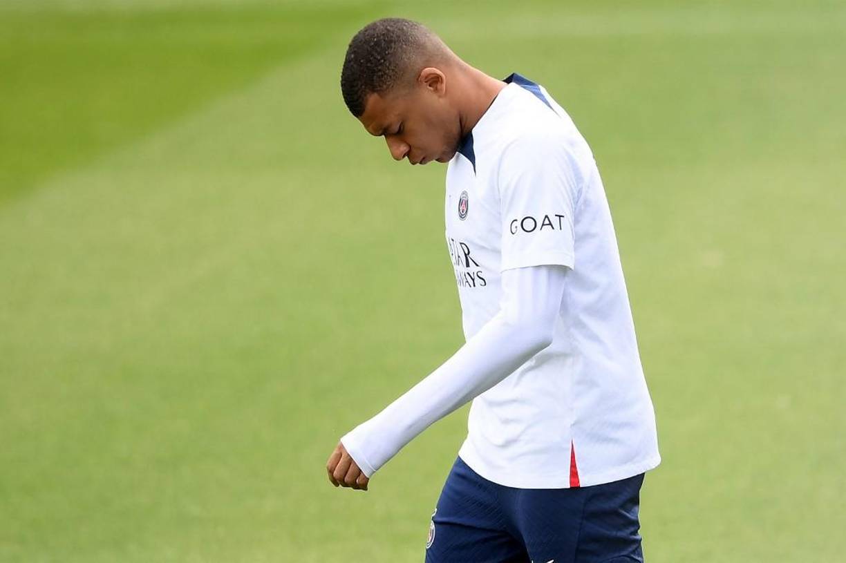 Otra de las promesas del PSG a Mbappé es que buscarán el fichaje de un centro-delantero. 