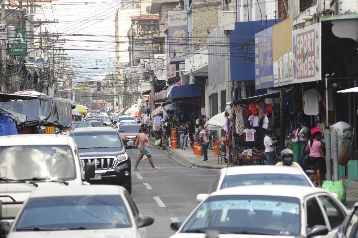 El centro de San Pedro Sula y su caos es una tarea que no han cumplido las administraciones municipales de las últimas décadas. 