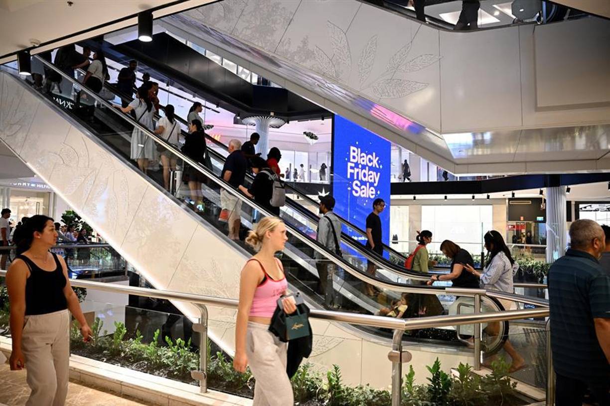 Además, este año se espera que las compras en dispositivos móviles alcancen un nuevo hito, aportando un récord de 128.100 millones y creciendo un 12,8 % interanual. 