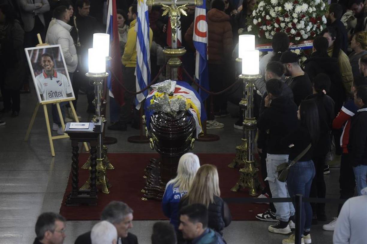 El mundo del fútbol se conmocionó tras la dura noticia de su muerte.