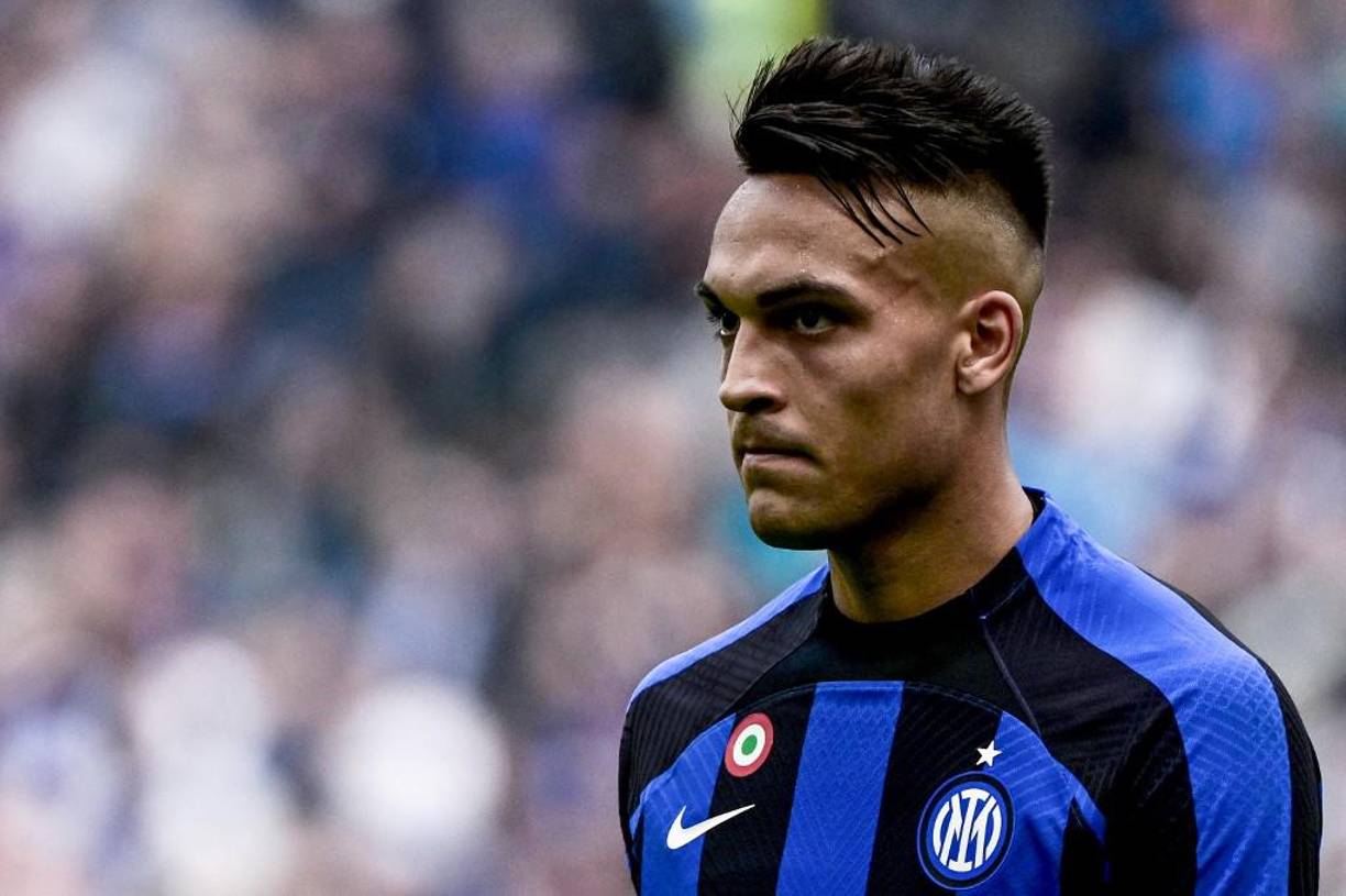 Lautaro Martínez no piensa en cambiar de aires. El delantero del Inter de Milán renovó el curso pasado y quiere ser “leyenda del Inter. Firmé un nuevo contrato hace un año y solo estoy centrado en el Inter”, dijo.