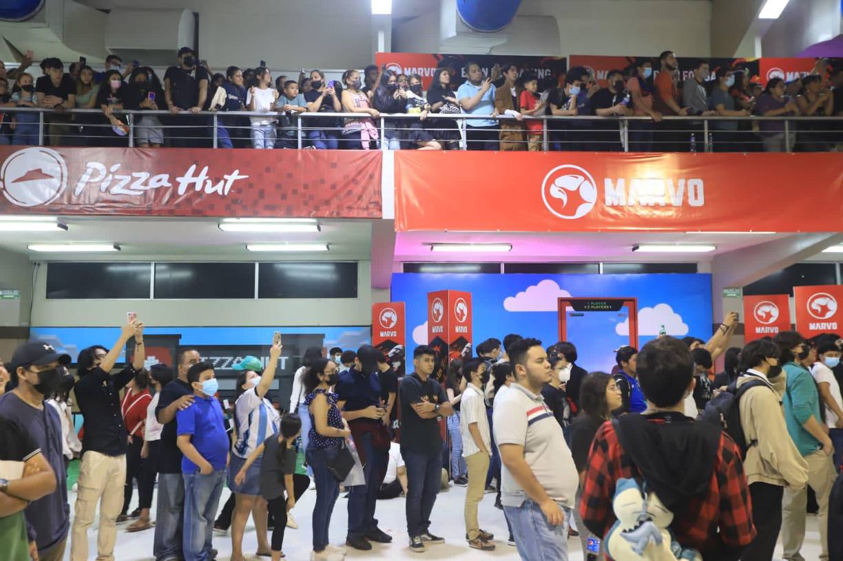 Desde tempranas horas Expocentro lucía abarrotado por los fans del anime.