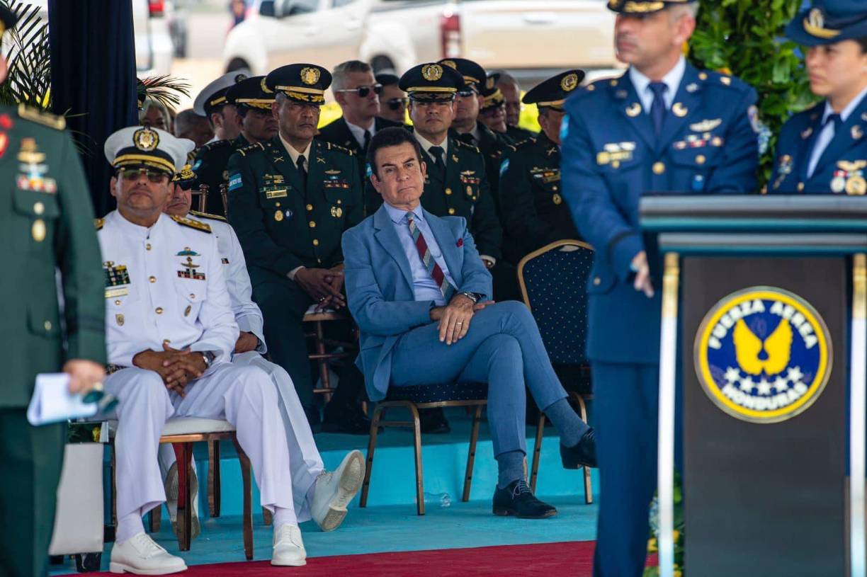 Una de las imágenes más curiosas del evento fue la participación del actual designado presidencial, Salvador Nasralla. 