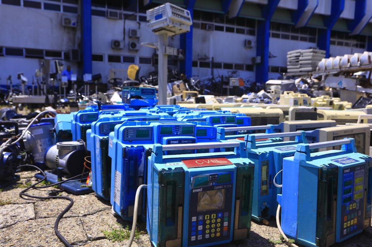 Monitores médicos de fabricación europea que alguna vez estuvieron al servicio de la población