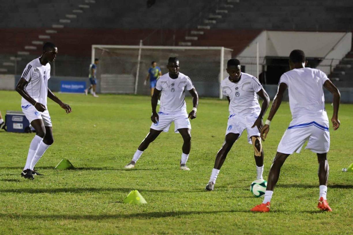Por su parte, un herido Victoria, venía de ser goleado 4-0 ante Motagua en la pasada fecha y buscaba sumar en casa. 