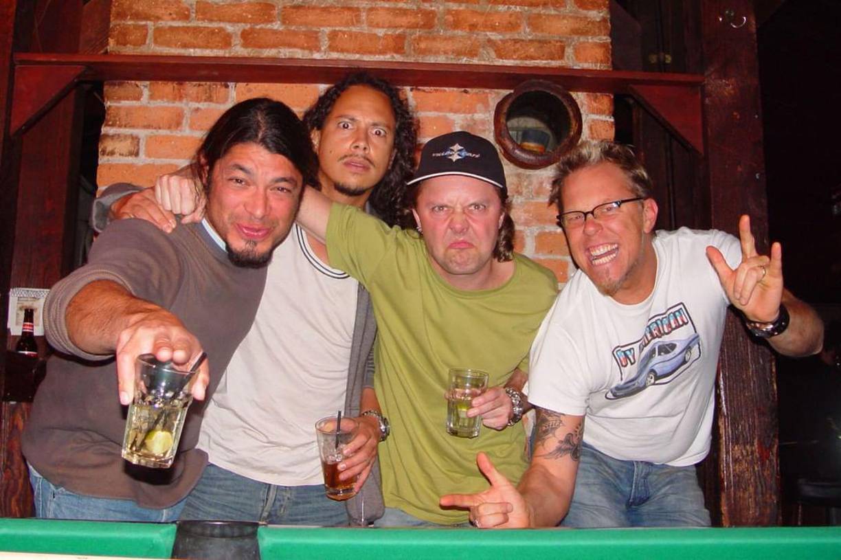 Solo artistas de la altura de Adele imponen ese tipo de condiciones. Los fans más entusiastas podrán escuchar el disco el jueves en ciertos cines seleccionados en todo el mundo.