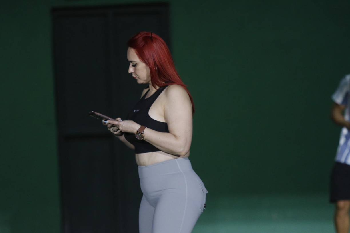 Las chicas lindas se hicieron presente en el Estadio Luis Girón de La Lima, Cortés.