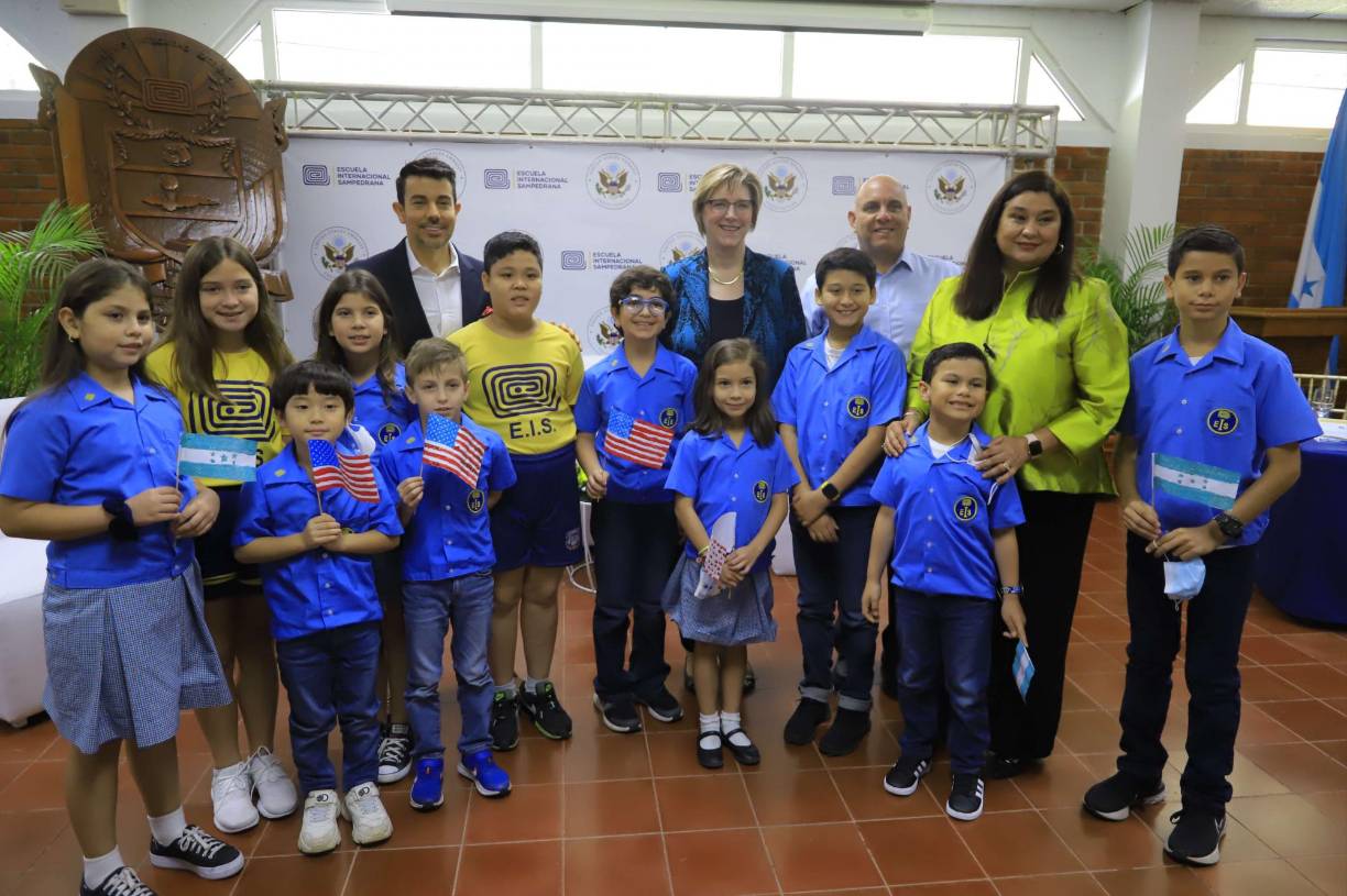 Los pequeños también fueron parte del evento y demostraron que son muy extrovertidos e inteligentes.