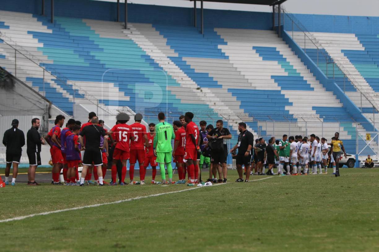 El choque finalizó empatado 0-0 en el tiempo reglamentario. Se fueron a la prórroga y aquí empataron 1-1. Los chapines evitaron la eliminación con un gol a los 120 minutos obra de Anderson Villagrán.