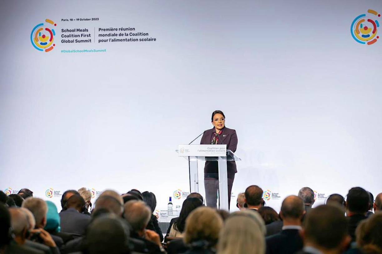 En la intervención, Xiomara Castro mencionó que su determinación inalterable es a favor de la niñez y el derecho universal a la alimentación, educación y salud.