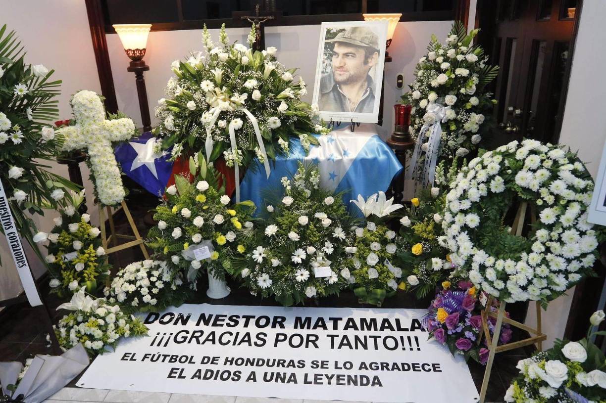 Para este viernes se tiene preparada una misa de cuerpo presente en la iglesia Espíritu Santo de Jardines del Valle desde las 9.00am.