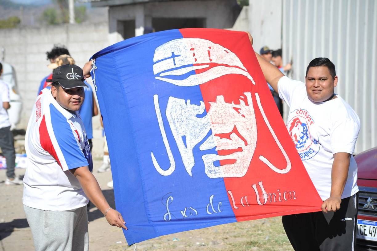 Diario LA PRENSA te muestra las mejores imágenes de la previa del clásico Olimpia-Marathón en el Estadio Carlos Miranda de Comayagua. 