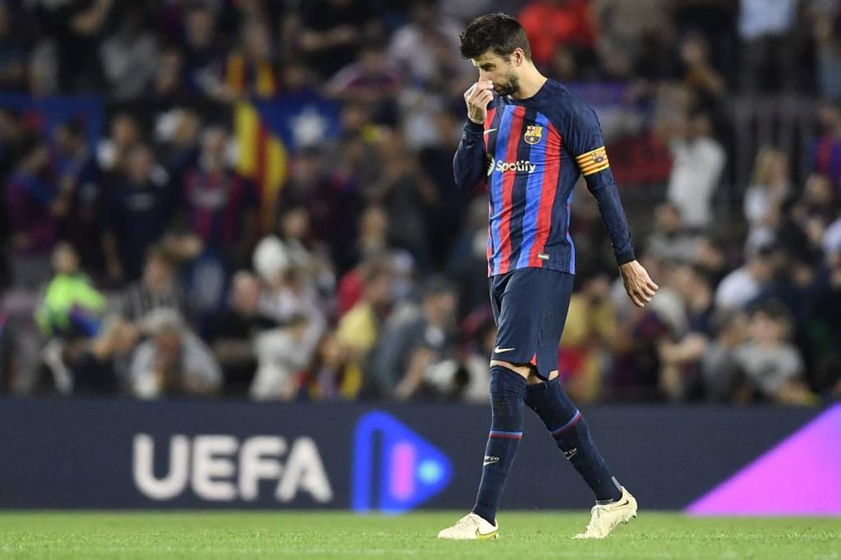 La mayoría de los aficionados del Barcelona abuchearon a Piqué y han llegado a exigir su salida del equipo.