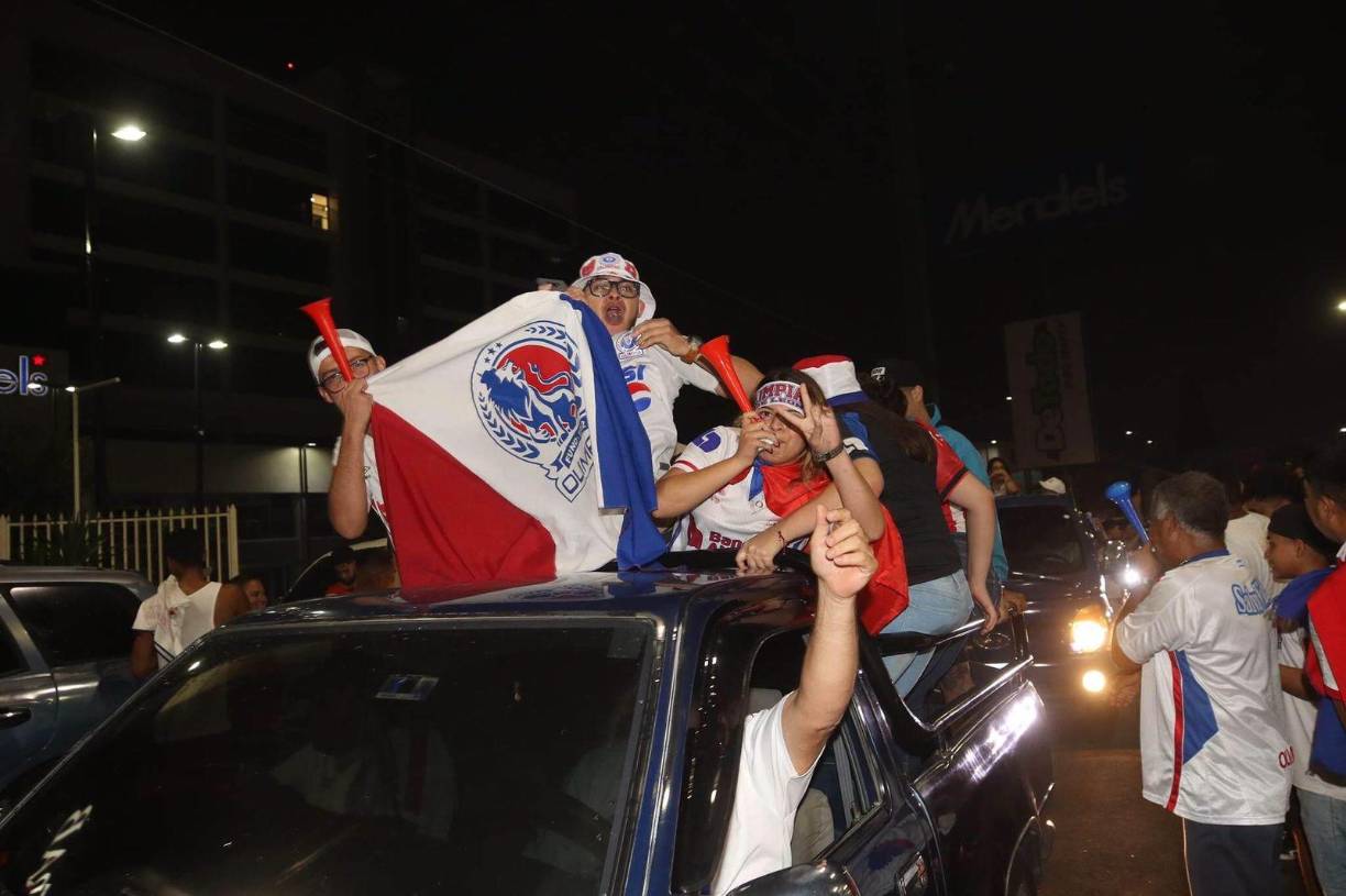 ¡Locura en Tegucigalpa! Así celebraron el bicampeonato de Olimpia