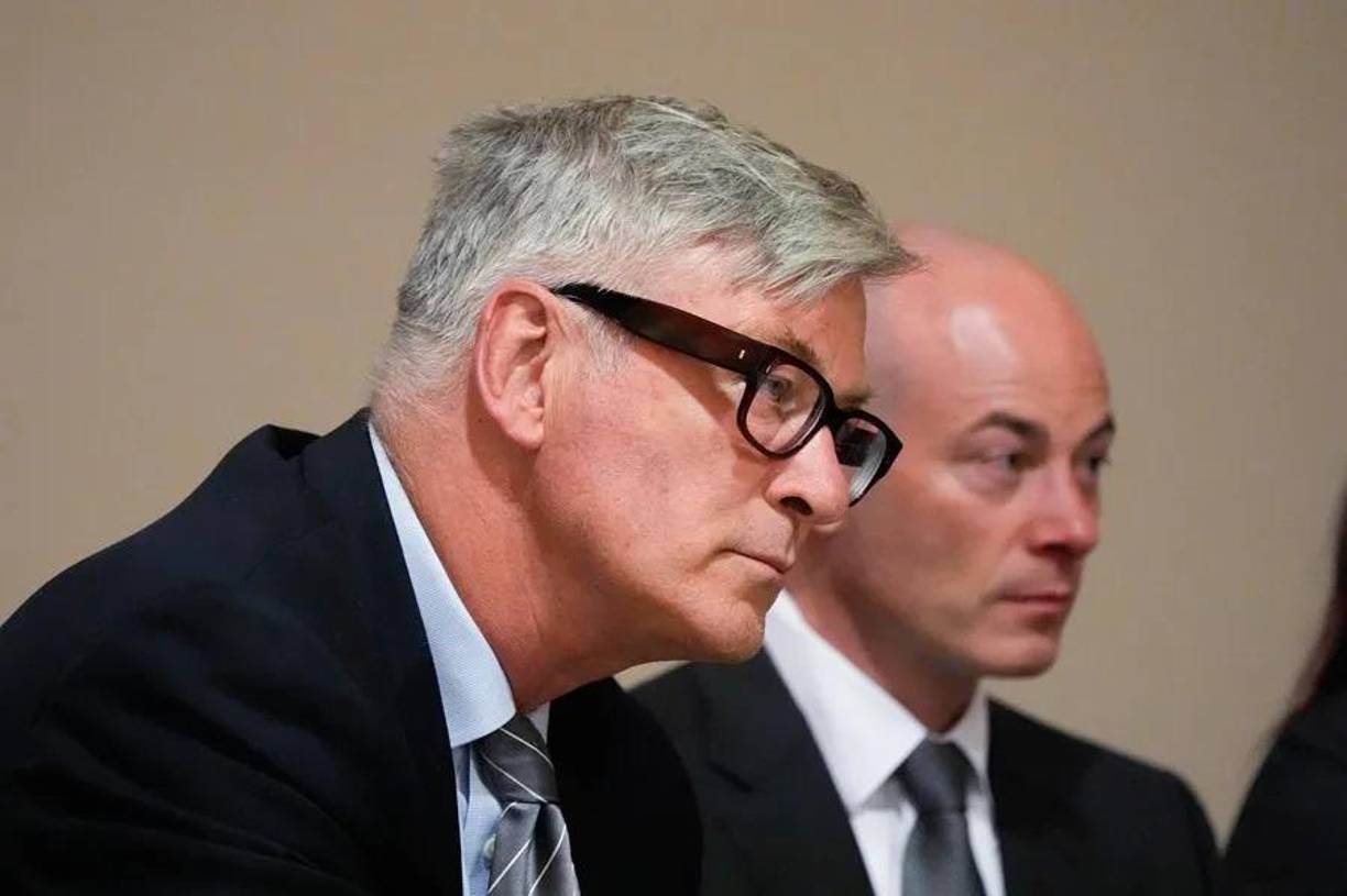 El actor aún afronta varias demandas civiles, algunas de parte de los familiares de la directora de fotografía.