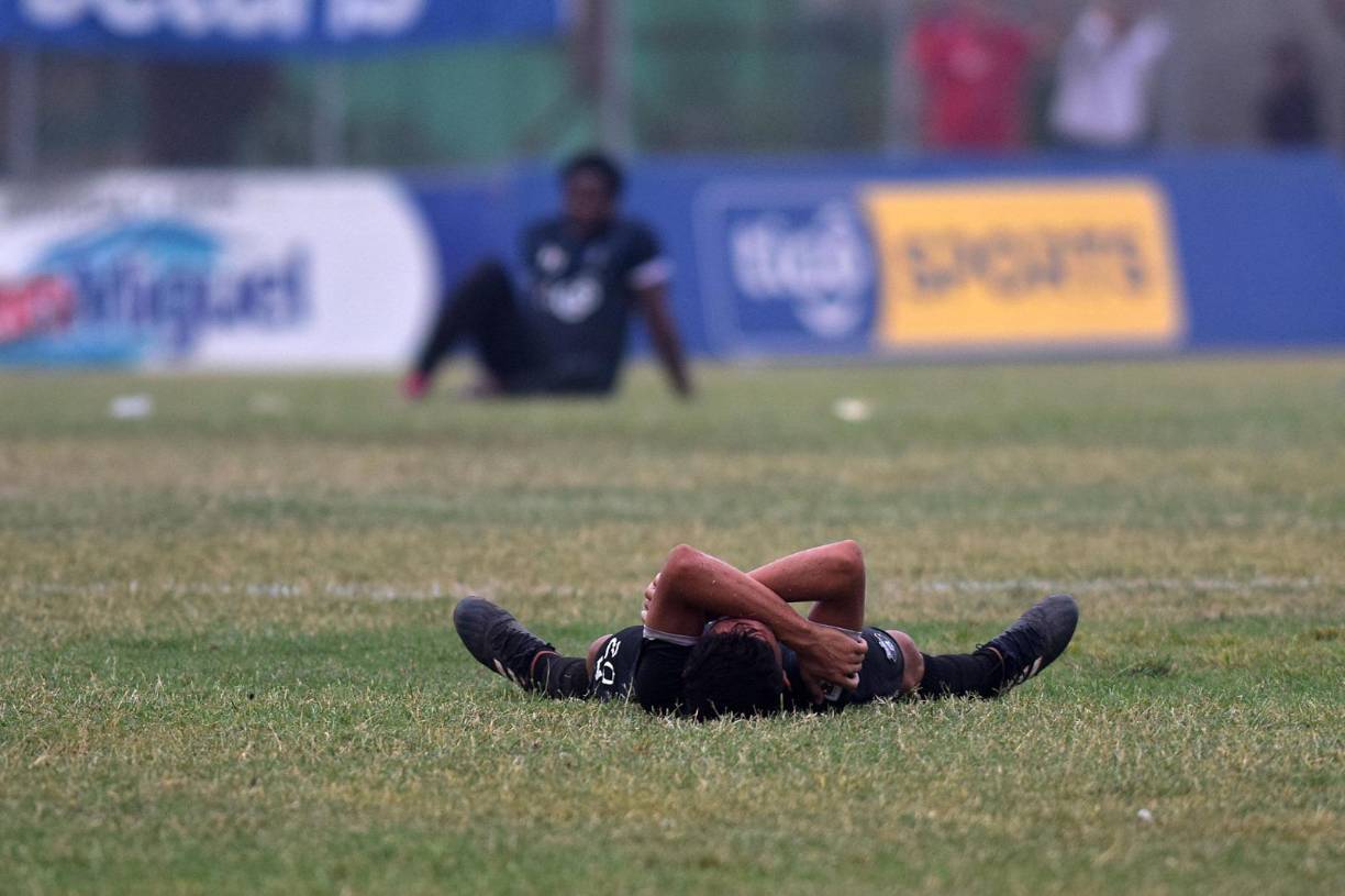 Tras el final del juego, el lamento en la plantilla del Honduras Progreso fue evidente ya que dejaron escapar la oportunidad de salvar la categoría oficialmente. Tendrán que jugar dos partidos de desempate ante Real Sociedad.