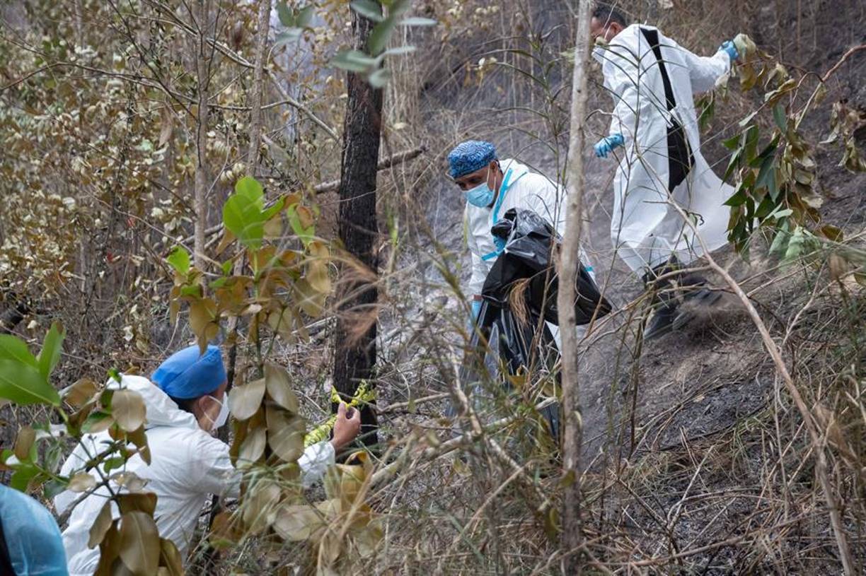 Tres militares de la Fuerza Armada Nacional Bolivariana (FANB) Venezuela fallecieron este miércoles cuando el avión en el que viajaban se precipitó a tierra en una zona montañosa de Caracas, informó el Instituto Nacional de Aeronáutica Civil (INAC).