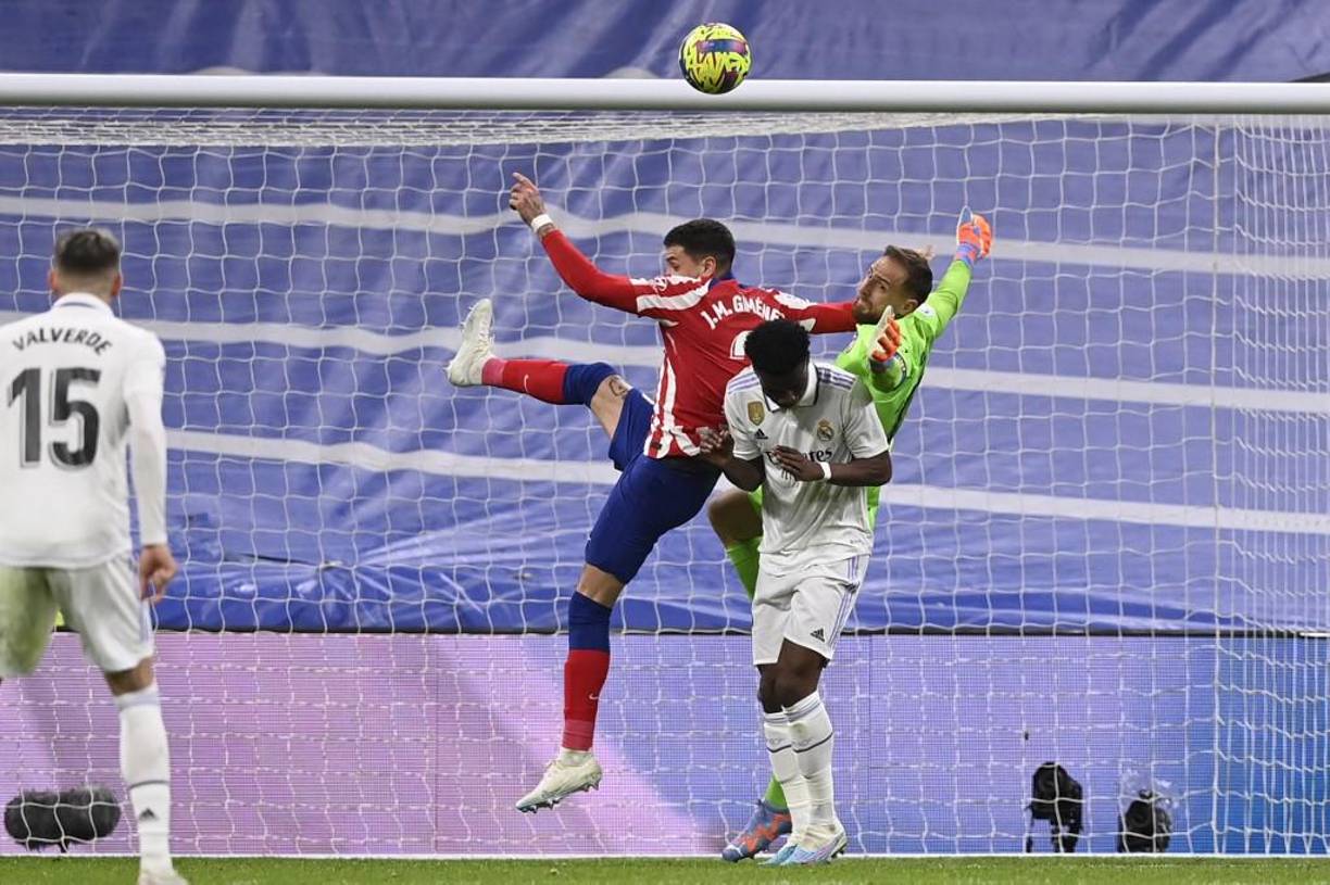 Como consecuencia, los partidos de fútbol ya no serán de 90 minutos y serían de más de 100 minutos.