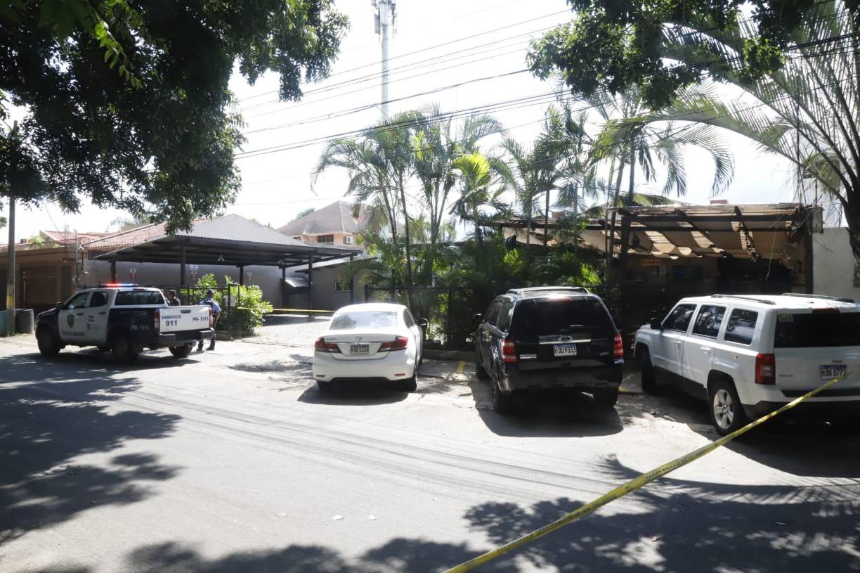 El asesinato ocurrió dentro de un carwash, ubicado a dos cuadras y media del semáforo que está en la intersección entre los bulevares Jardines del Valle y Universidad Nacional Autónoma de Honduras (Unah).