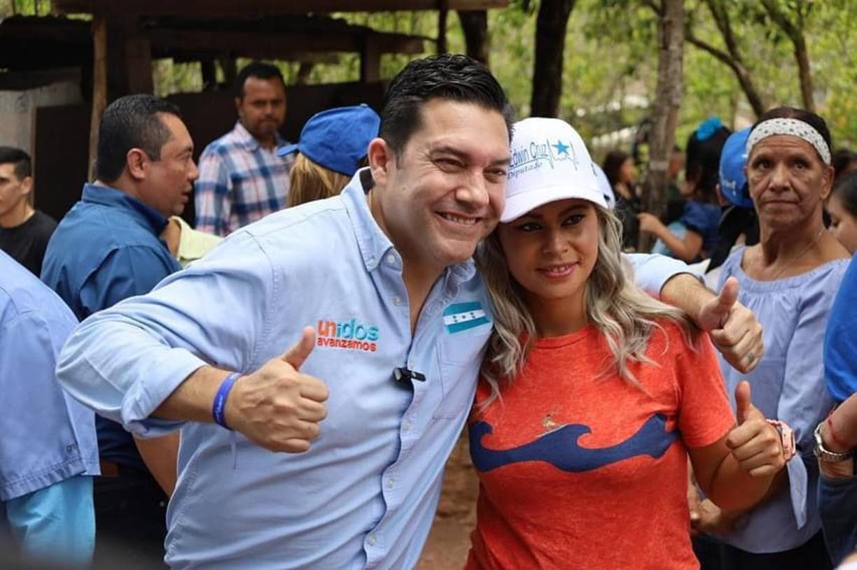 ”El ´Lobo´ quiso entrar en 2009 con el Foro de Sao Paulo, pero Honduras se unió y no lo dejamos entrar, pero en el 2021 entraron disfrazados de una alianza, pero nosotros en el Partido Nacional tuvimos la culpa por cometer varios errores”, mencionó Zelaya.