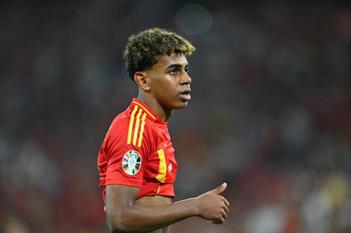 Lamine se lució con un espectacular gol en la semifinal España vs Francia por la semifinal de la Eurocopa. Como consecuencia, ya es el jugador más joven en debutar, asistir y marcar en la historia del torneo.