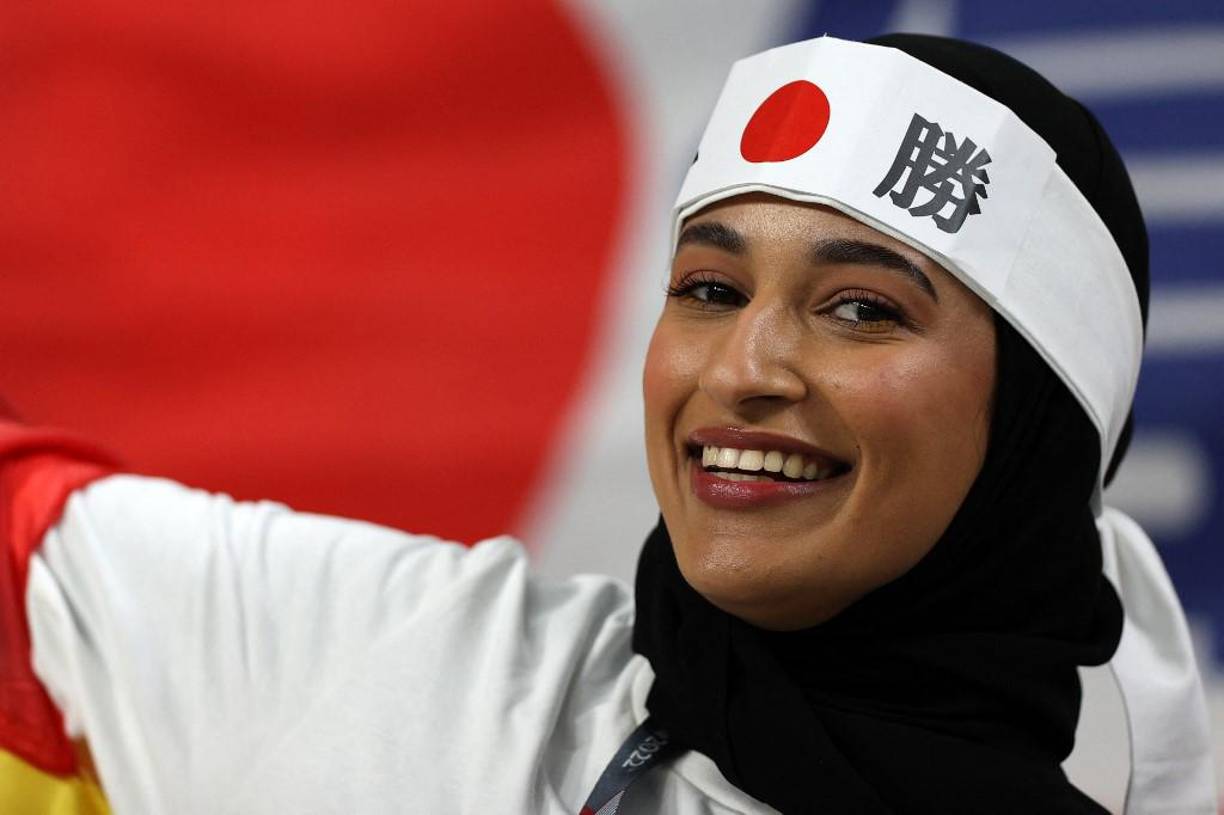 Una de las aficionadas que llegó a darle apoyo a Japón.